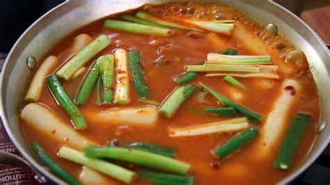  Ddeokbokki cay nồng như lửa và mượt mà như nhung