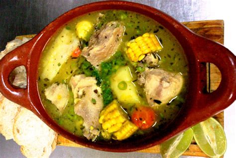  Sancocho de Gallina: Một Cung Trường Hạnh Phúc Tươi Mát và Cay Nóng Khác Thường!